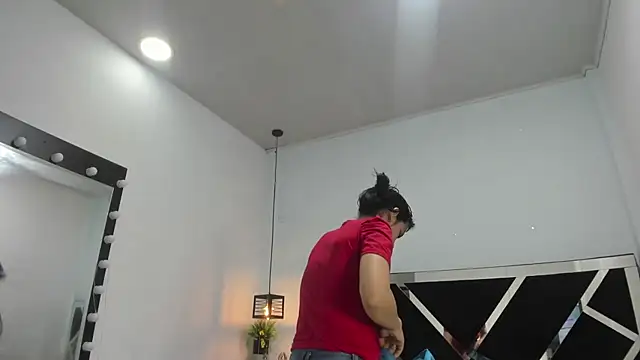 Annyrosee online show from 19, 3, 2025