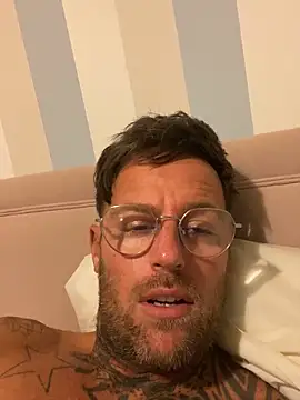 Snapshot of Jamesdeanmcqueen chatting on 29, 1, 2025 Jamesdeanmcqueen online show from 29, 1, 2025