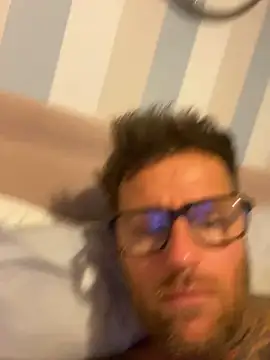 Snapshot of Jamesdeanmcqueen chatting on 1, 2, 2025 Jamesdeanmcqueen online show from 1, 2, 2025