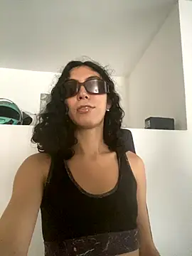 allicemackenzie online show from 17, 9, 2025