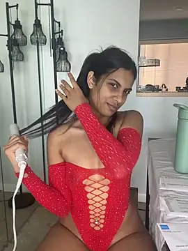 Snapshot of Liyah_19 chatting on 14, 12, 2025 Liyah 19 online show from 14, 12, 2025