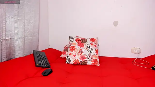 curly sweett1 online show from 18, 2, 2025