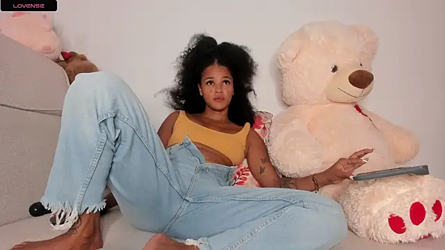Snapshot of curly_sweett1 chatting on 31, 7, 2026 curly sweett1 online show from 31, 7, 2026