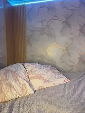 Lally Valencia   online show from 25, 11, 2025