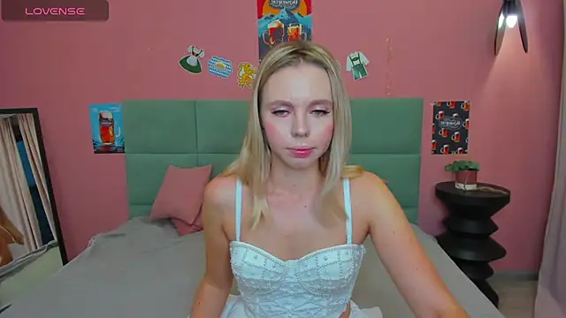 TessaAdorable online show from 22, 9, 2025