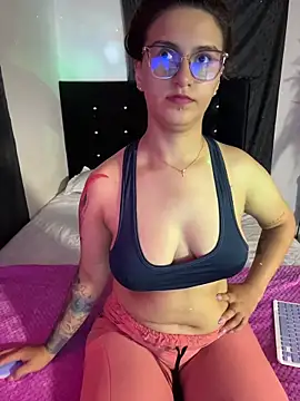 Snapshot of Emma_Giraldo chatting on 18, 6, 2026 Emma Giraldo online show from 18, 6, 2026