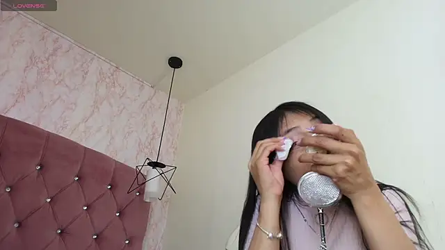 Raichell  online show from 28, 10, 2025