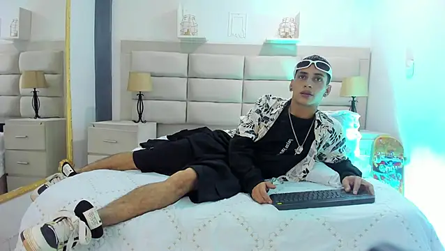 JhoanLeandro online show from 7, 2, 2025