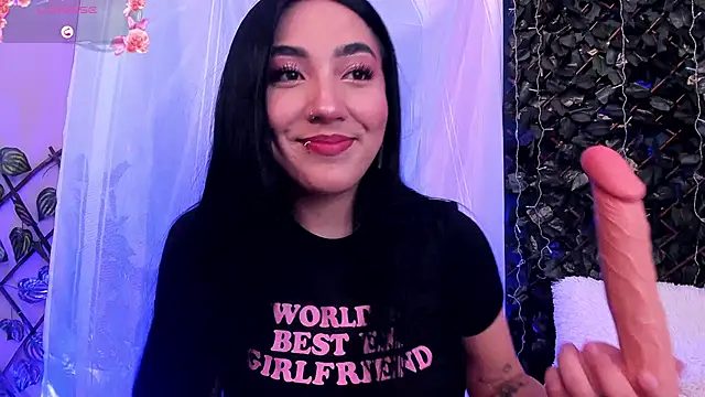 Snapshot of Enyel_valmina chatting on 22, 3, 2025 Enyel valmina online show from 22, 3, 2025