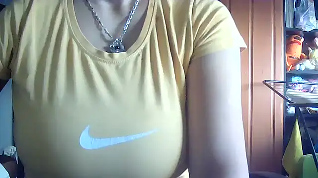 Snapshot of Cicamica12 chatting on 19, 11, 2025 Cicamica12 online show from 19, 11, 2025