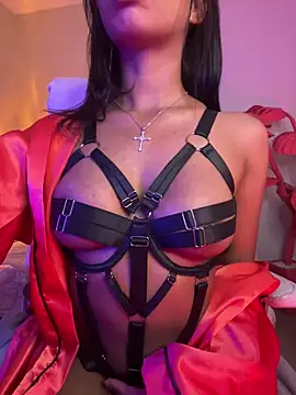 Gigi Strawberry online show from 24, 2, 2026