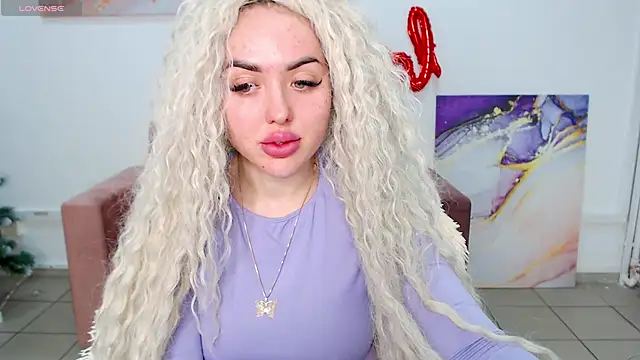 Snapshot of MissisCaty chatting on 20, 2, 2025 MissisCaty online show from 20, 2, 2025