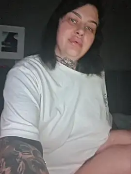 CannabisQueenn online show from 10, 4, 2026