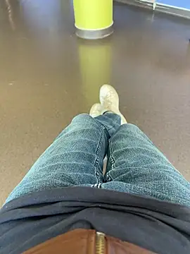 Snapshot of Avignon1963 chatting on 10, 4, 2026 Avignon1963 online show from 10, 4, 2026