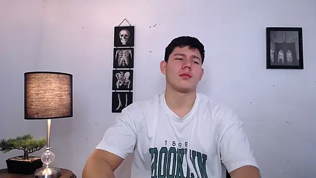 JamesCr  online show from 20, 11, 2025