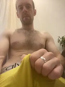 Snapshot of LynnAhNight chatting on 12, 9, 2025 LynnAhNight online show from 12, 9, 2025