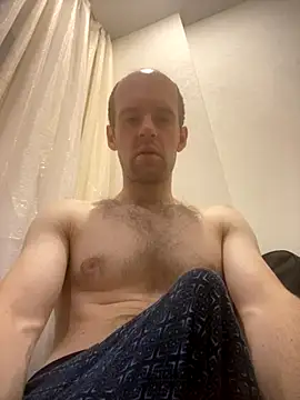 Snapshot of LynnAhNight chatting on 18, 9, 2025 LynnAhNight online show from 18, 9, 2025