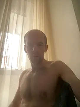 Snapshot of LynnAhNight chatting on 28, 9, 2025 LynnAhNight online show from 28, 9, 2025