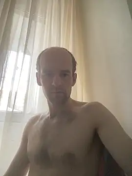 Snapshot of LynnAhNight chatting on 5, 10, 2025 LynnAhNight online show from 5, 10, 2025