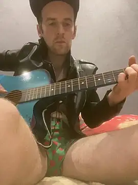 Snapshot of LynnAhNight chatting on 16, 10, 2025 LynnAhNight online show from 16, 10, 2025