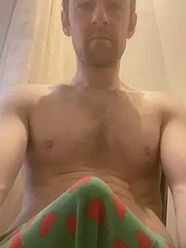 Snapshot of LynnAhNight chatting on 19, 10, 2025 LynnAhNight online show from 19, 10, 2025