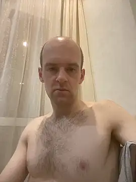 Snapshot of LynnAhNight chatting on 4, 11, 2025 LynnAhNight online show from 4, 11, 2025