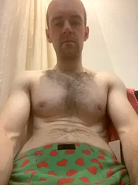 Snapshot of LynnAhNight chatting on 6, 11, 2025 LynnAhNight online show from 6, 11, 2025