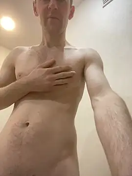 Snapshot of LynnAhNight chatting on 4, 2, 2026 LynnAhNight online show from 4, 2, 2026