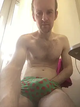 Snapshot of LynnAhNight chatting on 4, 4, 2026 LynnAhNight online show from 4, 4, 2026