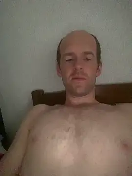 LynnAhNight online show from 14, 7, 2026