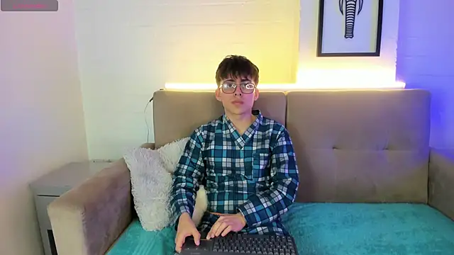 Snapshot of PepperTwink chatting on 26, 2, 2025 PepperTwink online show from 26, 2, 2025