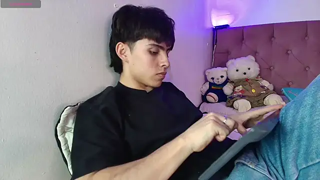 Snapshot of PepperTwink chatting on 24, 10, 2025 PepperTwink online show from 24, 10, 2025