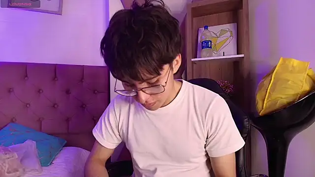 Snapshot of PepperTwink chatting on 29, 10, 2025 PepperTwink online show from 29, 10, 2025