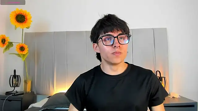 PepperTwink online show from 15, 4, 2026