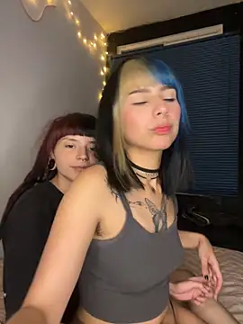 Snapshot of mavimist__ chatting on 18, 9, 2025 mavimist online show from 18, 9, 2025