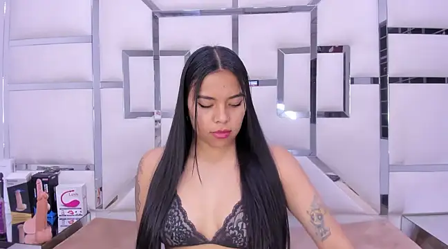 ZoeWan69 online show from 1, 2, 2025