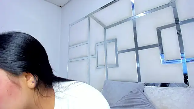 ZoeWan69 online show from 24, 10, 2025