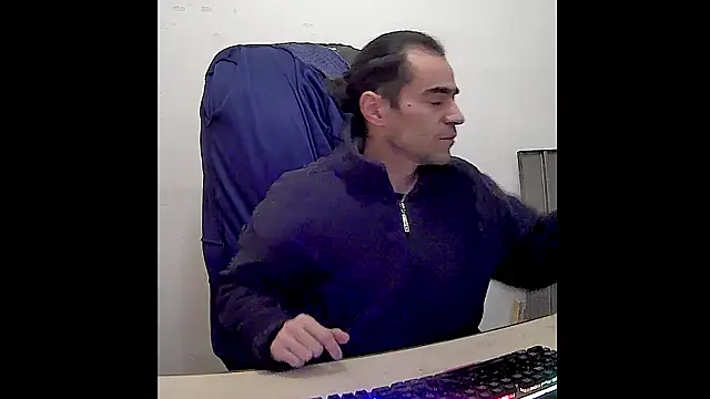 ReyDeBotones online show from 10, 3, 2026