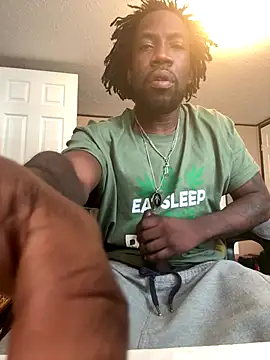 Snapshot of BigDMann40 chatting on 8, 9, 2025 BigDMann40 online show from 8, 9, 2025