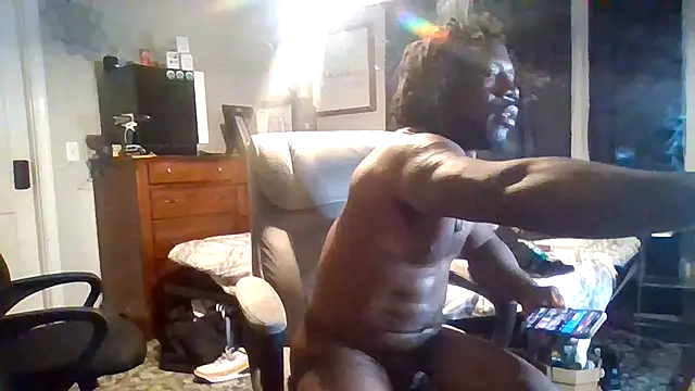 Snapshot of BigDMann40 chatting on 27, 10, 2025 BigDMann40 online show from 27, 10, 2025