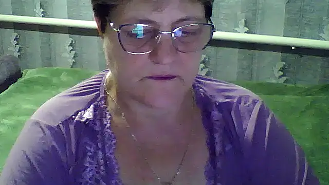 Snapshot of ElzaJewel chatting on 6, 10, 2025 ElzaJewel online show from 6, 10, 2025