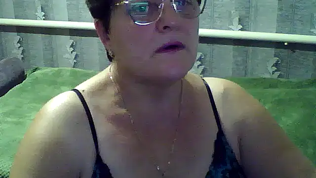 Snapshot of ElzaJewel chatting on 7, 10, 2025 ElzaJewel online show from 7, 10, 2025