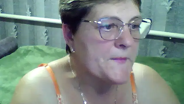 Snapshot of ElzaJewel chatting on 9, 10, 2025 ElzaJewel online show from 9, 10, 2025