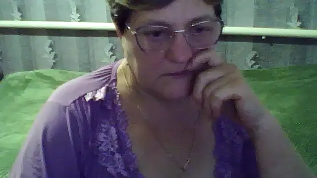 Snapshot of ElzaJewel chatting on 12, 10, 2025 ElzaJewel online show from 12, 10, 2025