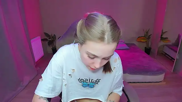 Snapshot of YourMegan chatting on 27, 2, 2025 YourMegan online show from 27, 2, 2025