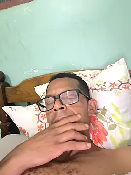 Snapshot of Renato571 chatting on 26, 4, 2026 Renato571 online show from 26, 4, 2026