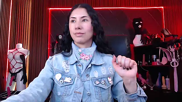 XiaQueen online show from 13, 9, 2025