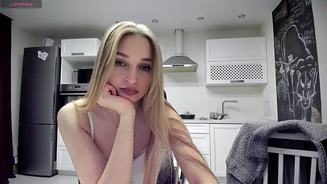 lisenok online show from 17, 4, 2026