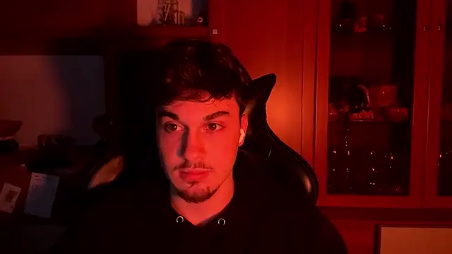 Snapshot of NaplesGuy04 chatting on 19, 2, 2025 NaplesGuy04 online show from 19, 2, 2025