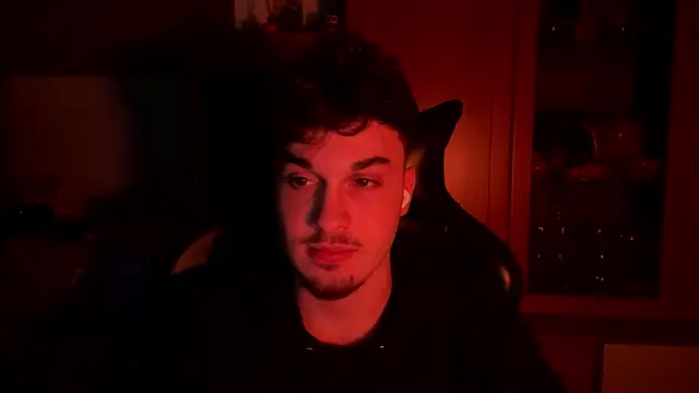 Snapshot of NaplesGuy04 chatting on 23, 2, 2025 NaplesGuy04 online show from 23, 2, 2025